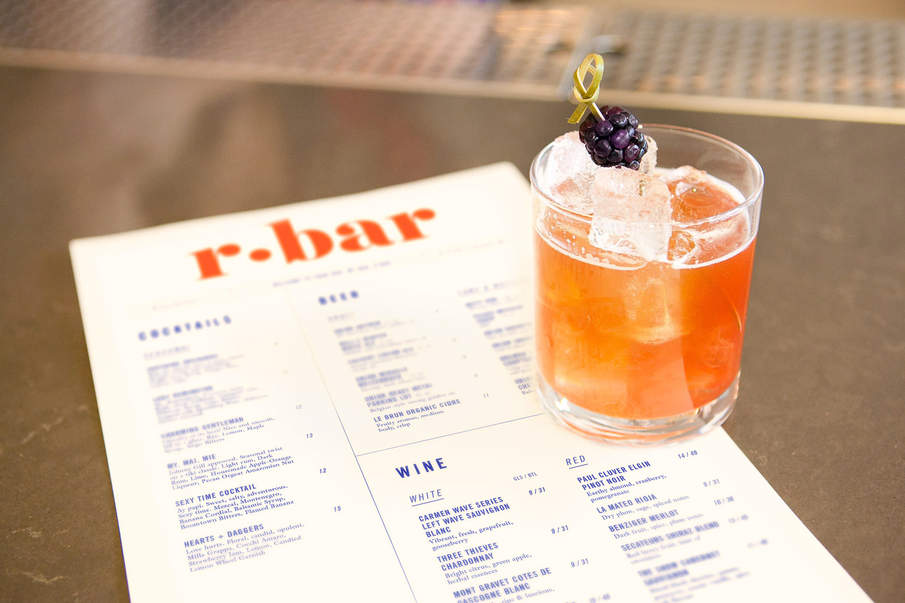02_RBAR_CocktailwithMenu
