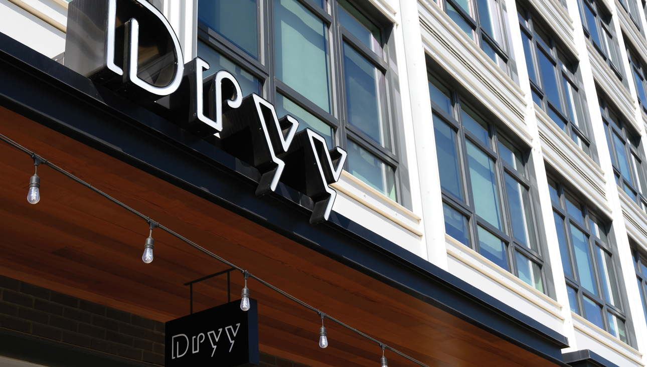 05B_Dryy_Slider_ExteriorSign