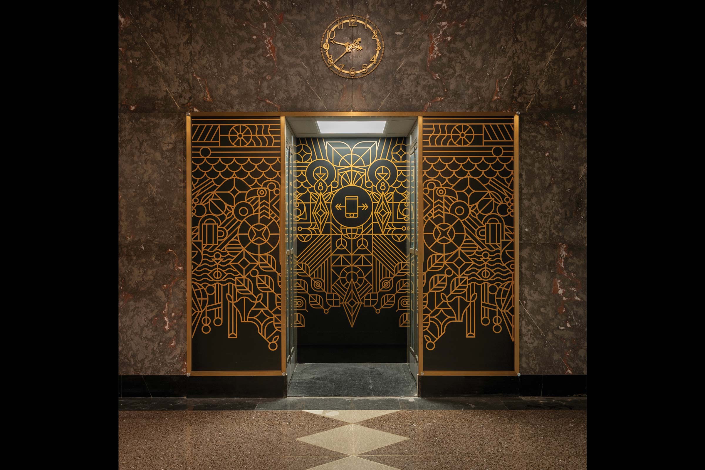 09_Deco_phone-booth.jpg_2400